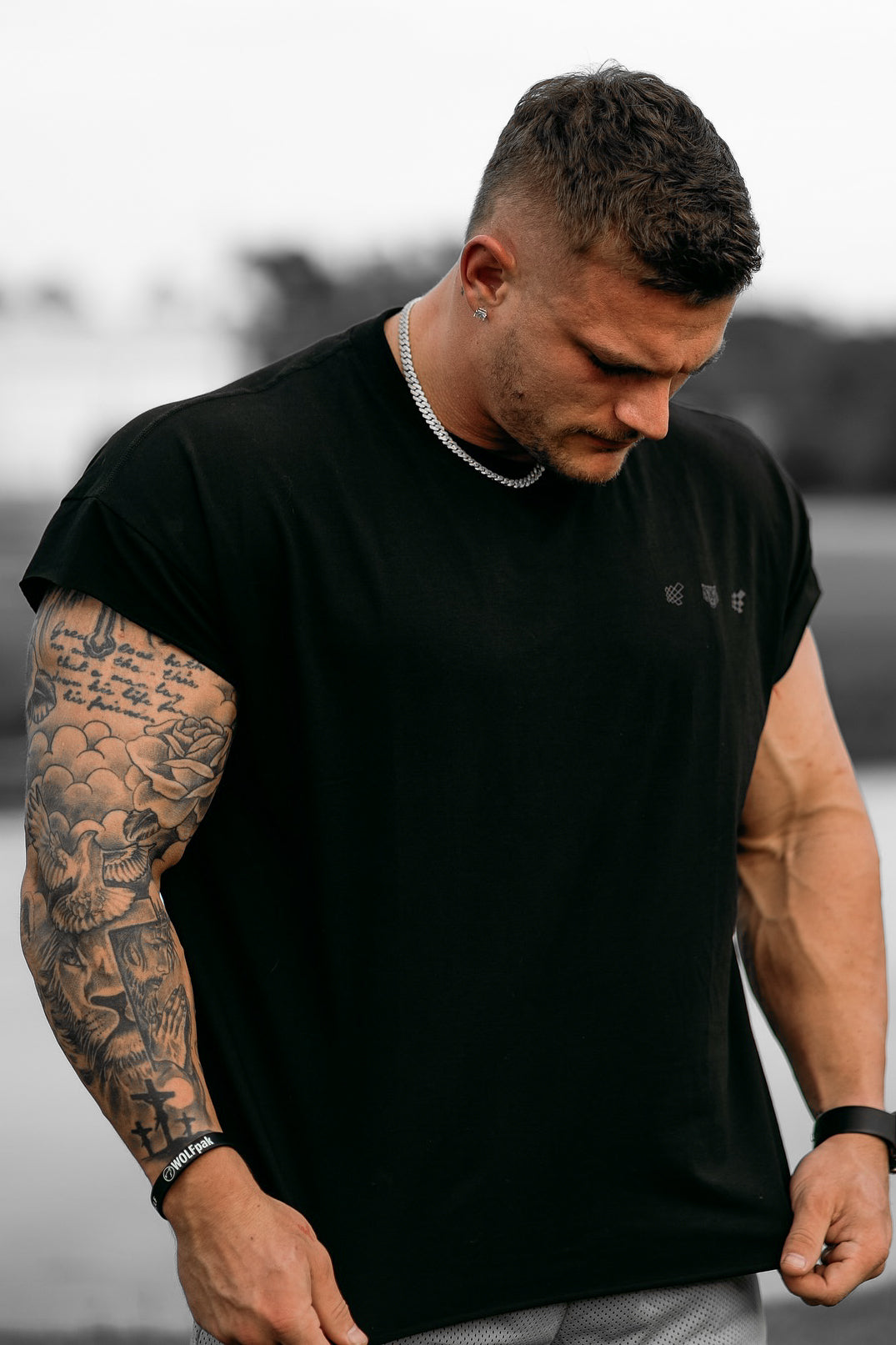 Oversized Raw-Cut Cropped Tee - Black